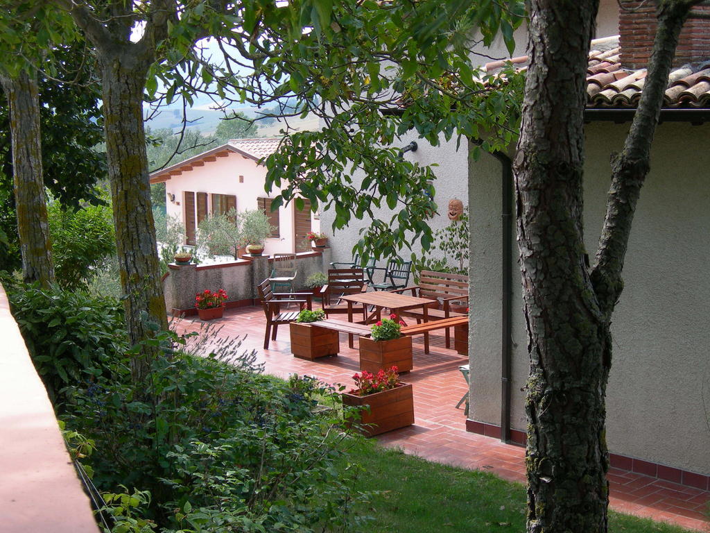 Santa Croce Villa Fossato di Vico Buitenkant foto