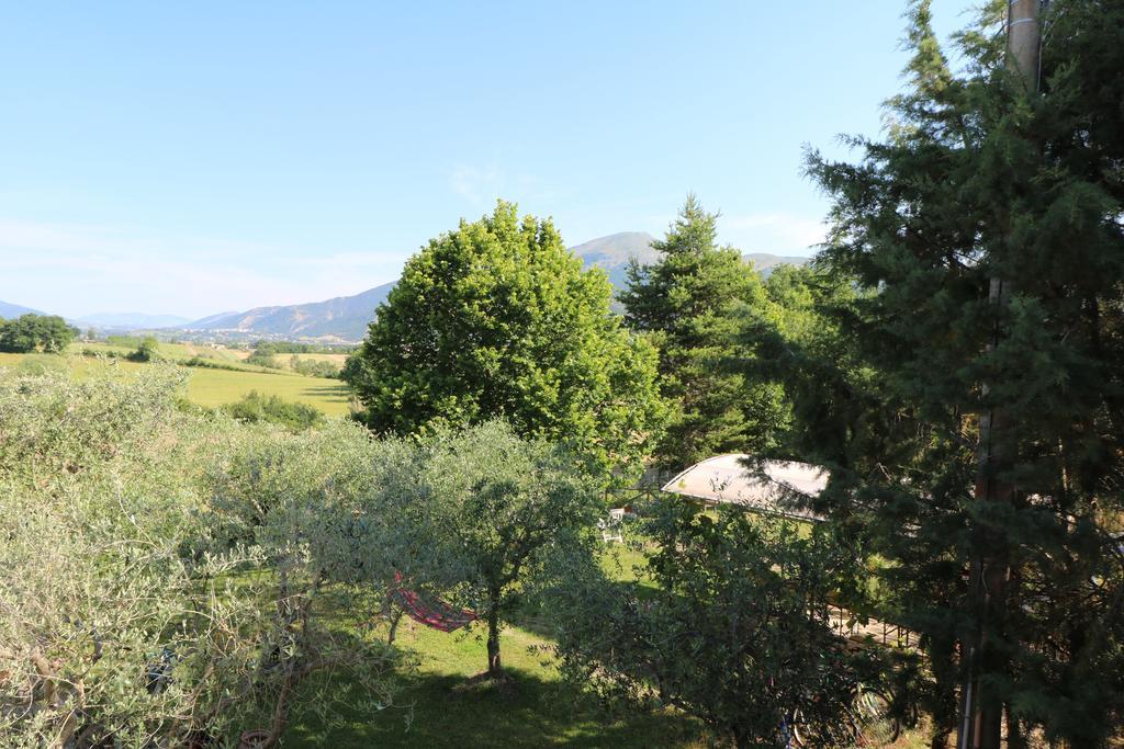 Santa Croce Villa Fossato di Vico Buitenkant foto